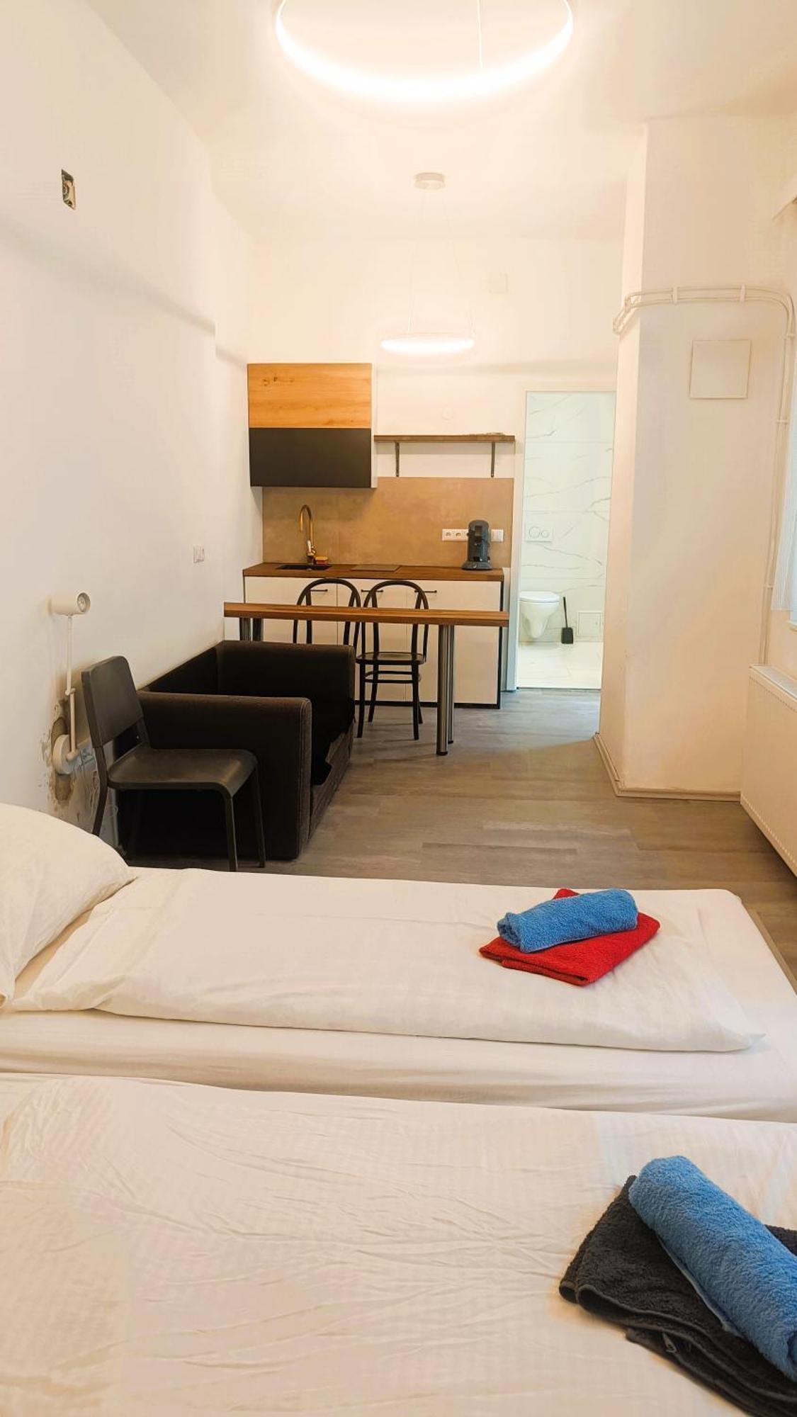 Townhouse Citycenter Klagenfurt am Woerthersee Bagian luar foto