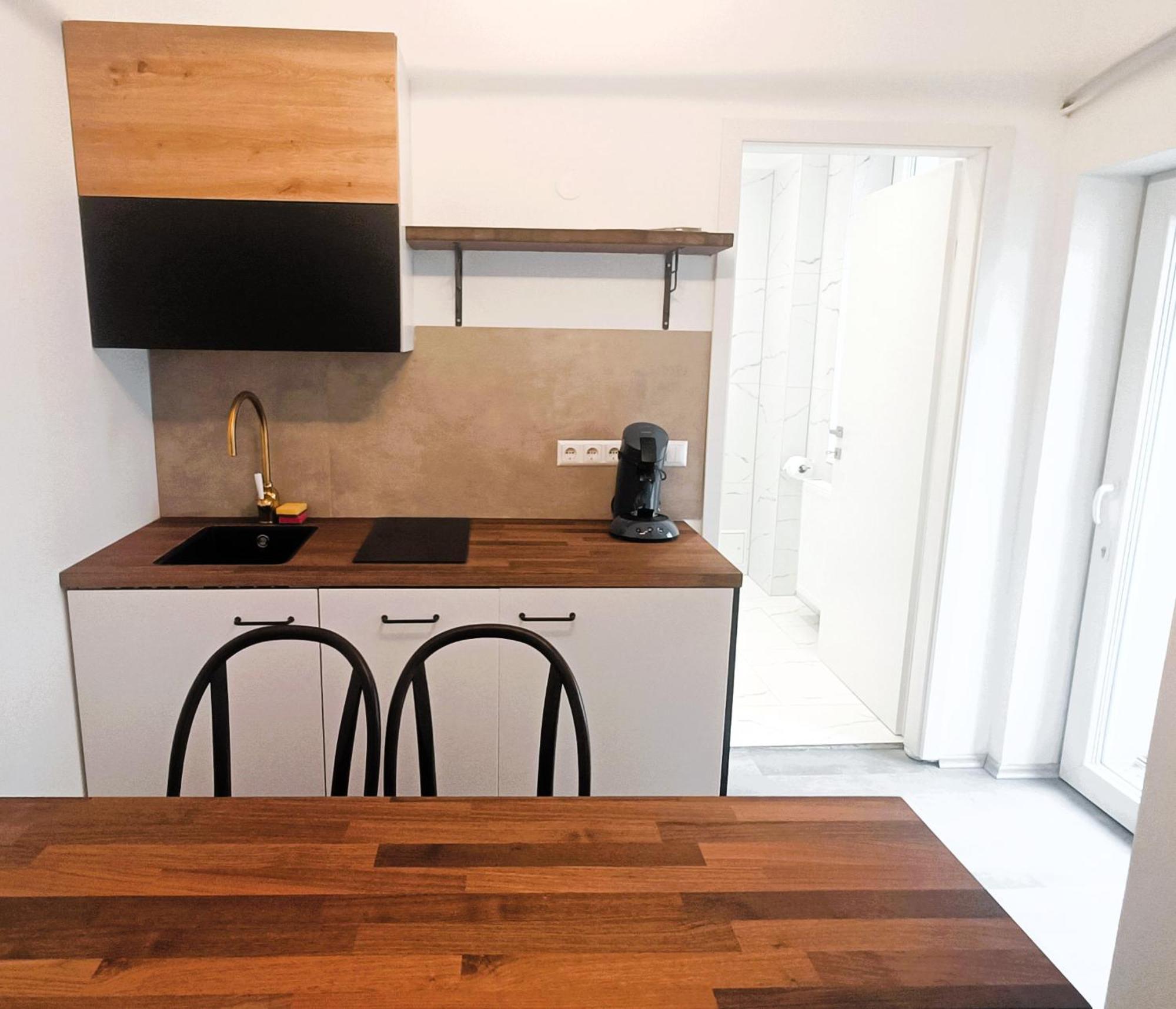 Townhouse Citycenter Klagenfurt am Woerthersee Bagian luar foto